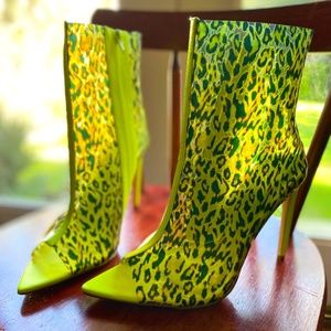 NWT Miss L by Liliana Heeled Booties - Black/Brown/Yellow